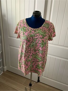 Lilly Pulitzer Pink Tee with Green Leaf and Giraffe Print